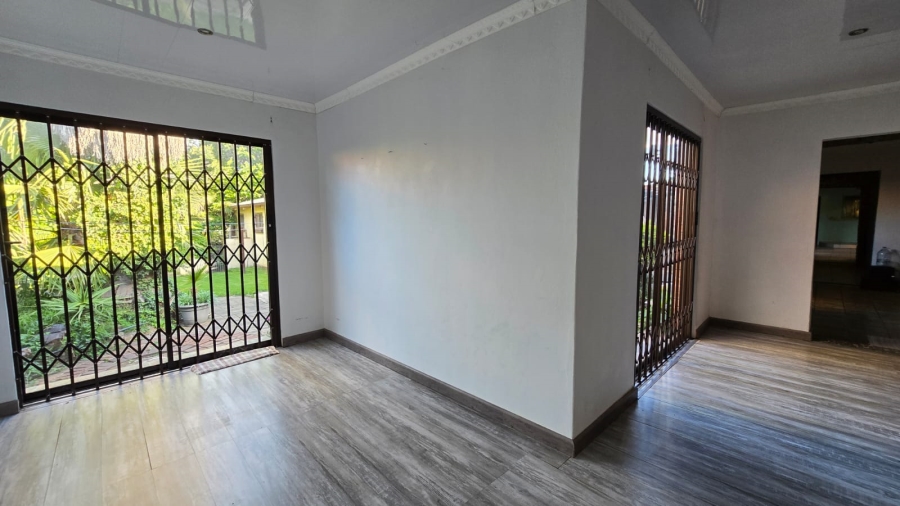 5 Bedroom Property for Sale in Navalsig Free State